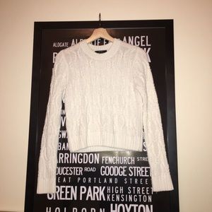 FOREVER 21 WHITE CABLE KNIT SWEATER SIZE XS SMALL